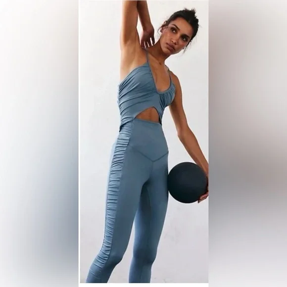 Fp movement onesie - Picture 3 of 8